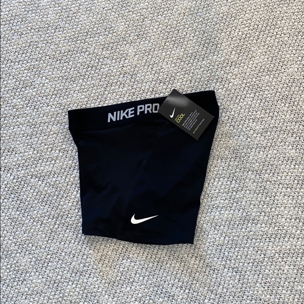 NEW Black Nike Pro